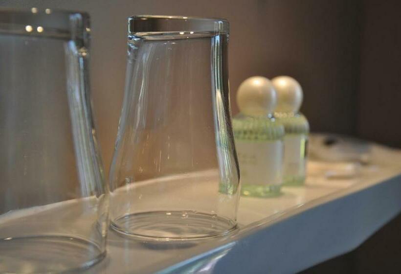 اتاق پایه با سرویس بهداشتی مشترک, Het Anker