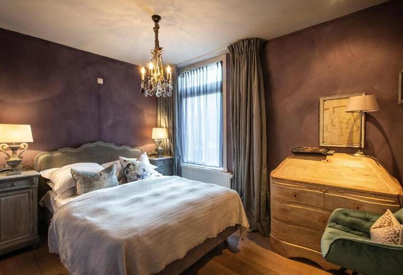 基本间, L Auberge Dam