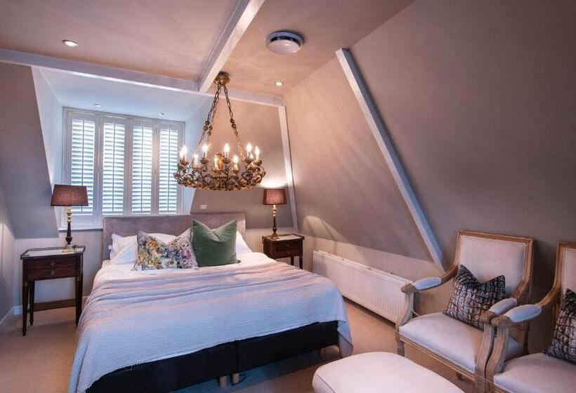 家庭间, L Auberge Dam