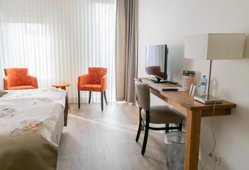 컴포트 룸, Lemmer