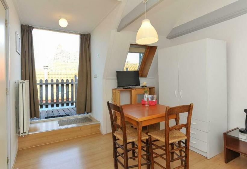 Номер Стандарт, Cafe De Harmonie