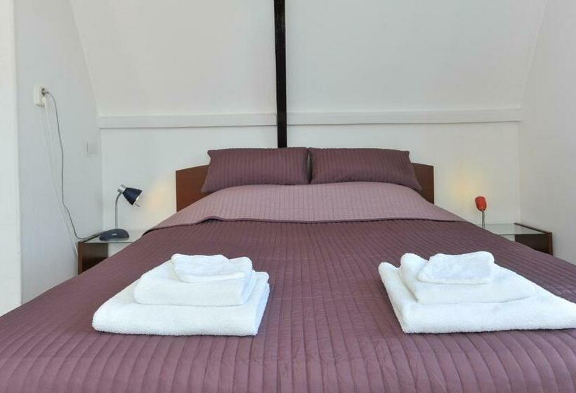 Номер Стандарт, Cafe De Harmonie