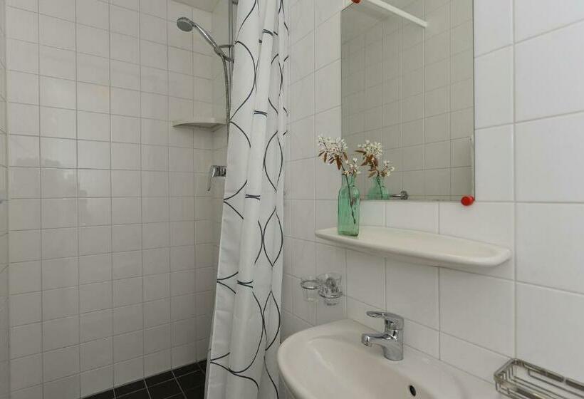 Четырехместный Номер Стандарт, Cafe De Harmonie