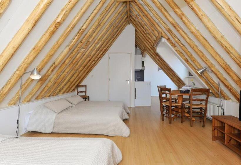 Четырехместный Номер Стандарт, Cafe De Harmonie