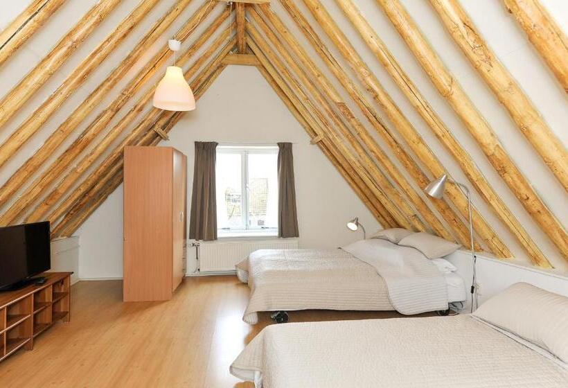 Четырехместный Номер Стандарт, Cafe De Harmonie