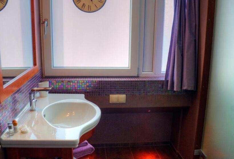 سوییت با چشم‌انداز دریا, Pension & Spa De Watertoren