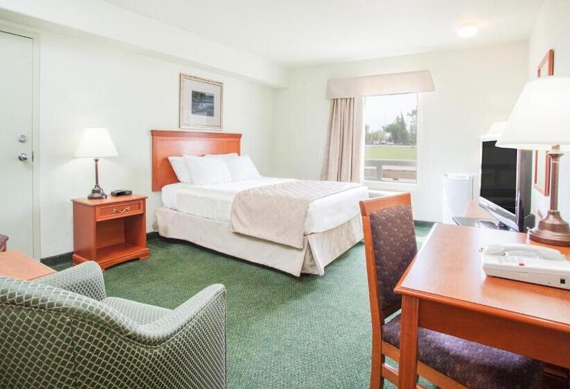 غرفة قياسية لذوى الاحتياجات الخاصة, Super 8 By Wyndham Swan River Mb