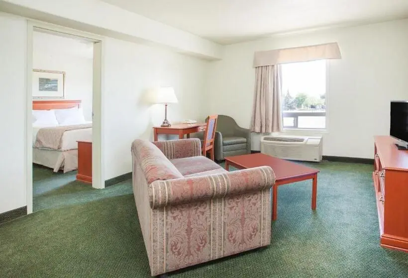 エクゼクティブルーム, Super 8 By Wyndham Swan River Mb