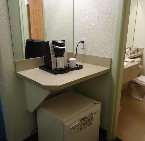 جناح ديلوكس, Super 8 By Wyndham Swan River Mb