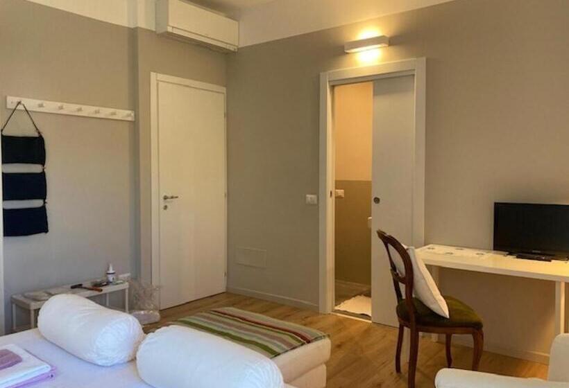 חדר סטנדרט, Camere Private Con Living E Cucina