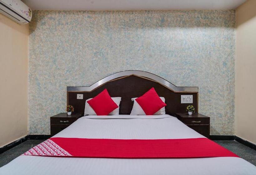 اتاق کلاسیک سه تخته, Grand Aarvi Inn