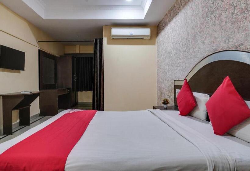 اتاق کلاسیک سه تخته, Grand Aarvi Inn