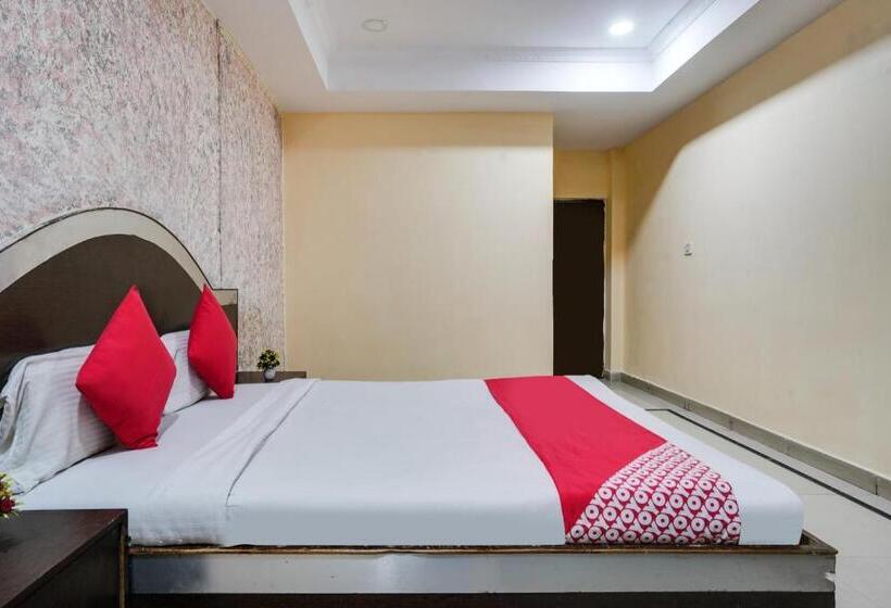 اتاق کلاسیک سه تخته, Grand Aarvi Inn