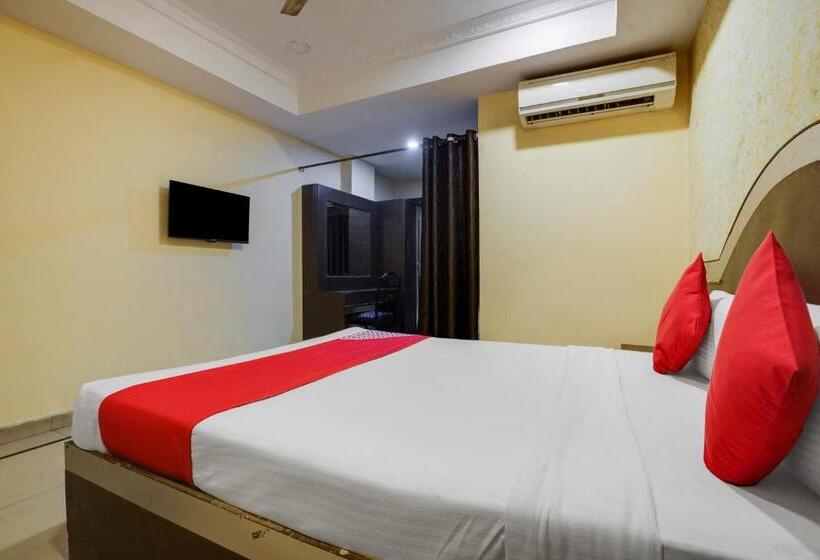 اتاق کلاسیک سه تخته, Grand Aarvi Inn