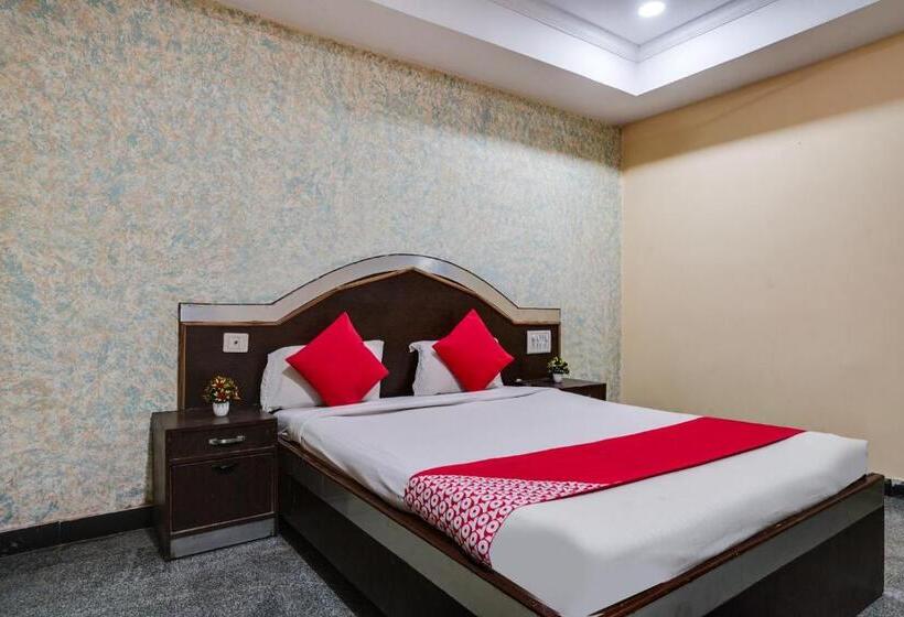 اتاق کلاسیک سه تخته, Grand Aarvi Inn