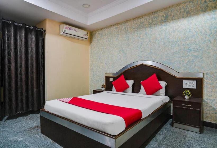 اتاق کلاسیک سه تخته, Grand Aarvi Inn