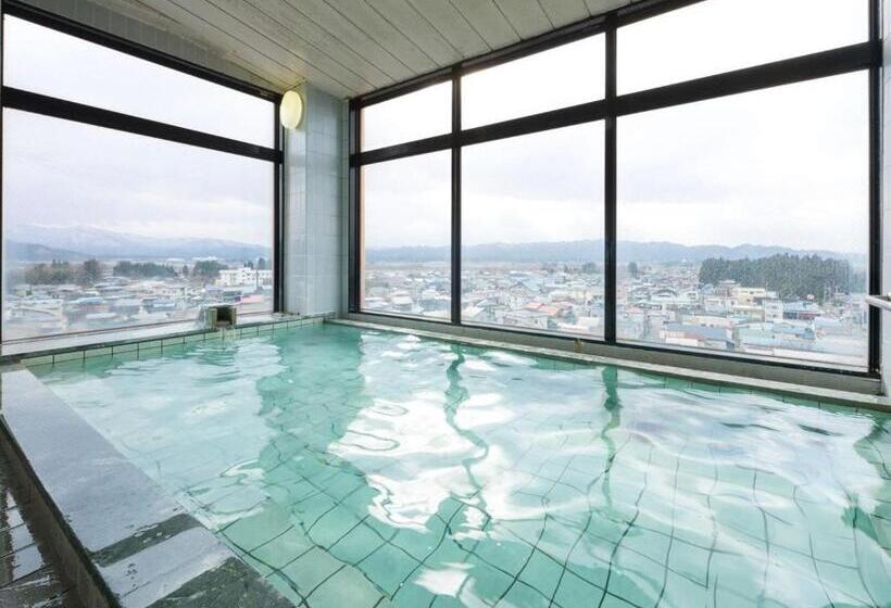 이코노미 룸, Annex Royal