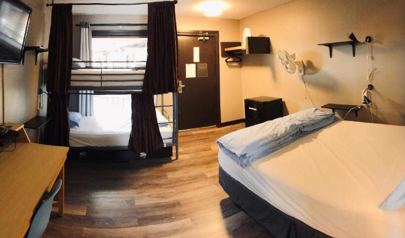 家庭间, Banff International Hostel