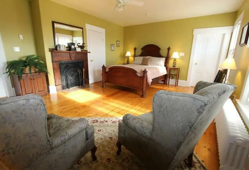 Superior-huone, Louisbourg Heritage House