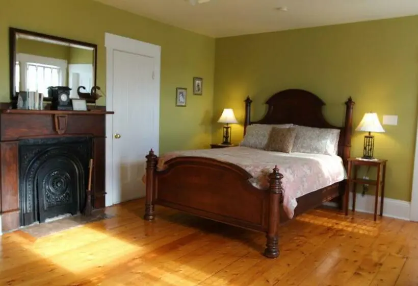Superior-huone, Louisbourg Heritage House