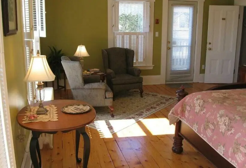Superior-huone, Louisbourg Heritage House