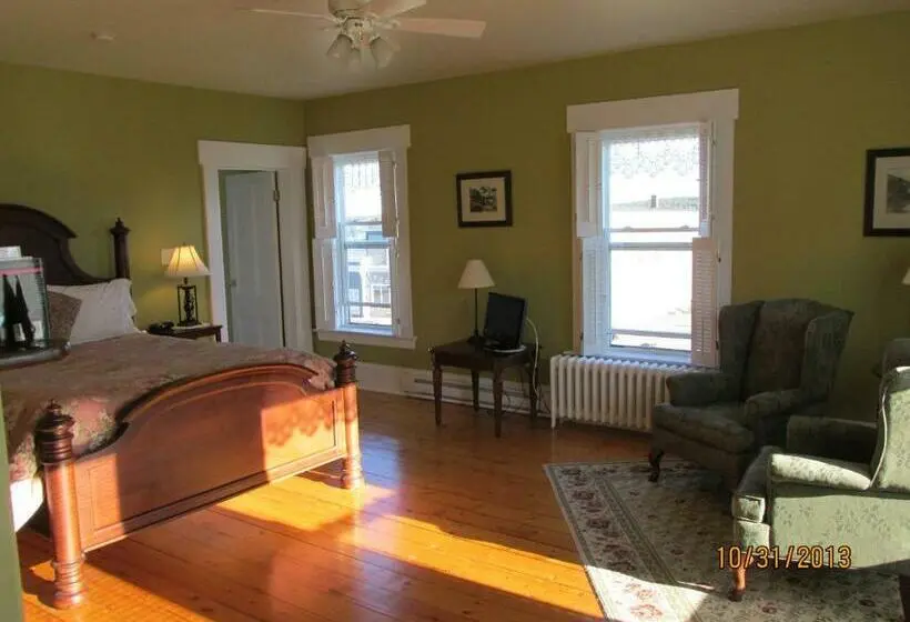 Superior-huone, Louisbourg Heritage House