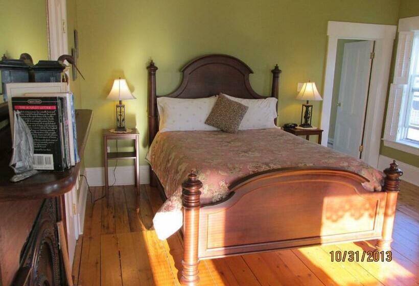 غرفة سوبيريور, Louisbourg Heritage House