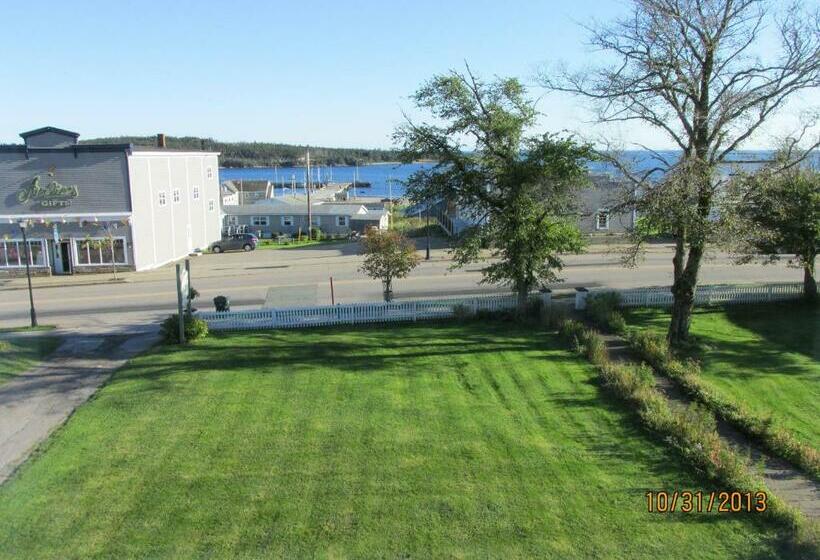 غرفة سوبيريور, Louisbourg Heritage House