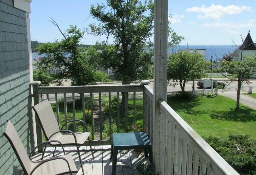 غرفة سوبيريور, Louisbourg Heritage House