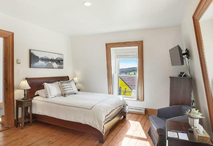 Quarto Estandar Cama Queen, Sail Inn Lunenburg
