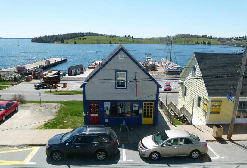 Quarto Superior Cama Queen, Sail Inn Lunenburg