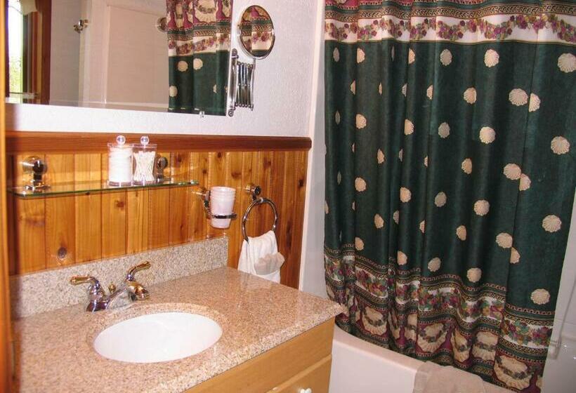 חדר סטנדרט עם מיטת קינג, Blue Grouse Country Inn B&b