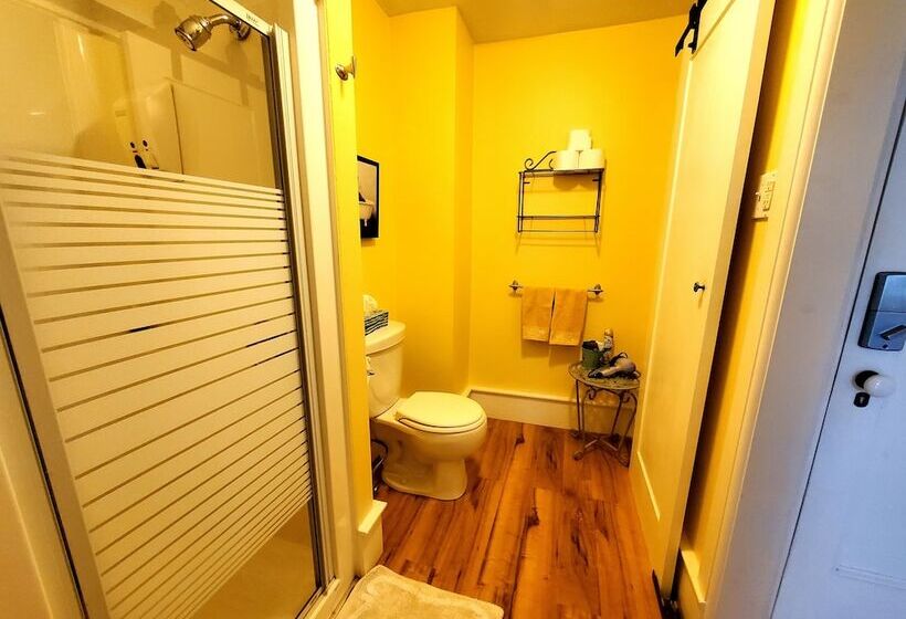标准间, Fisherman's Daughter B&b