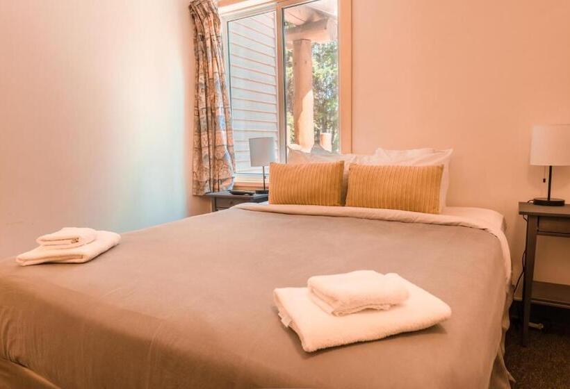 Номер Deluxe, Hi Banff Alpine Centre   Hostel