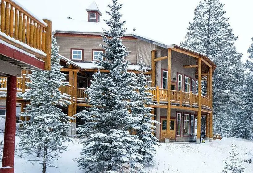 Bed in Shared Room with Shared Bathroom, Hi Banff Alpine Centre Hostel