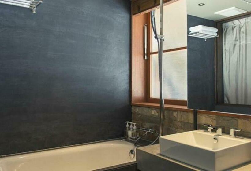 חדר סטנדרט, Cycle