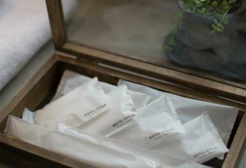 חדר סופריור, Cycle