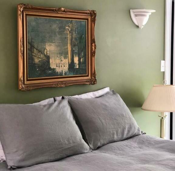 סוויטה נוף לגינה, Mahogany Manor Bed & Breakfast