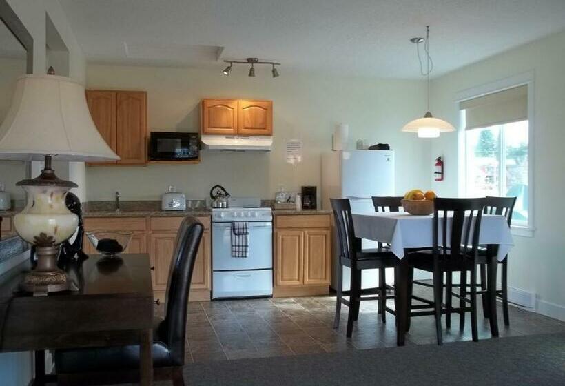 סוויטה, Bayshore Waterfront Inn