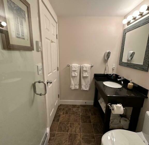 חדר סטנדרט, Bayshore Waterfront Inn