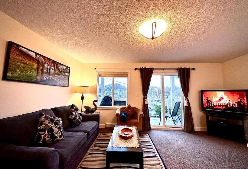 סוויטת 2 חדרי שינה, Bayshore Waterfront Inn