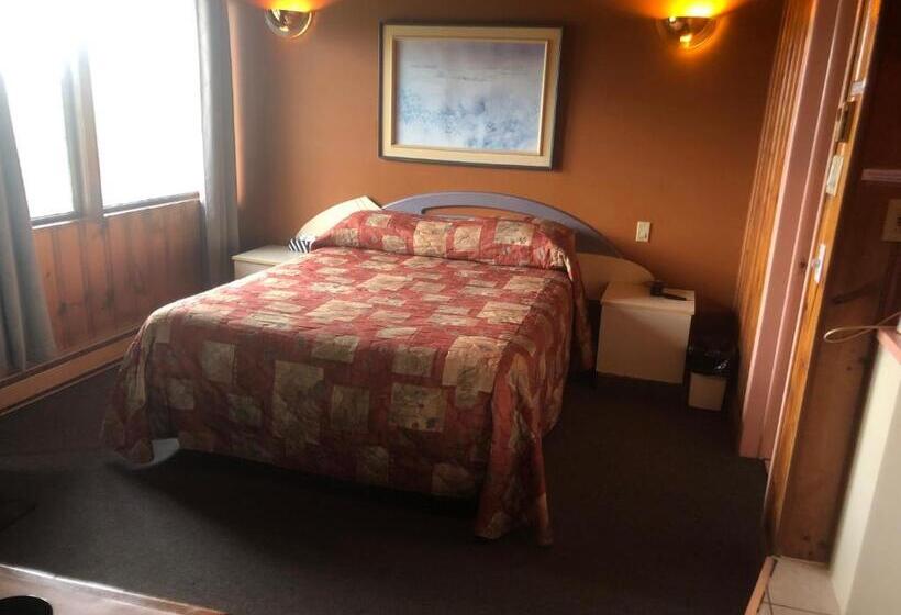 Номер Стандарт с Гидромассажем, Motel Le Voyageur