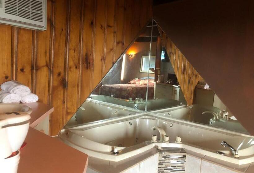 Номер Стандарт с Гидромассажем, Motel Le Voyageur