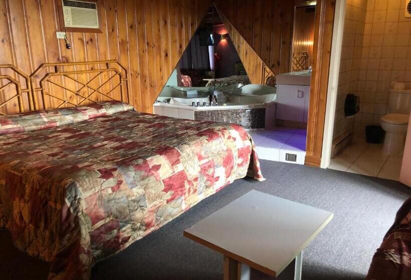 Номер Стандарт с Гидромассажем, Motel Le Voyageur