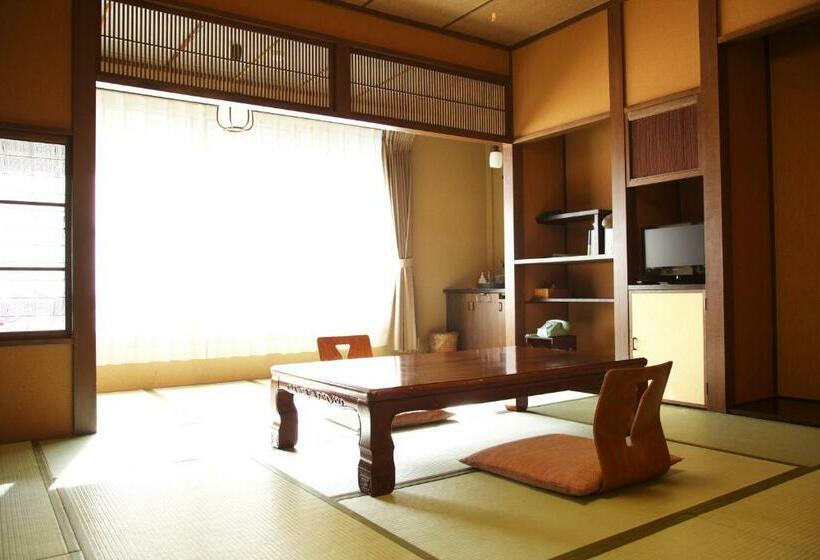 غرفة قياسية رباعية, Nakaya Ryokan