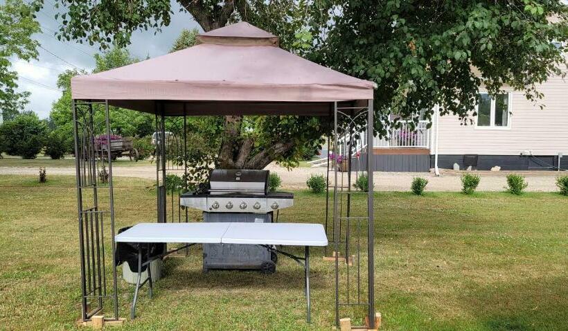 غرفة قياسية, Neepawa Motel