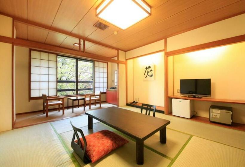 غرفة قياسية حمام مشترك, Yutorelo An