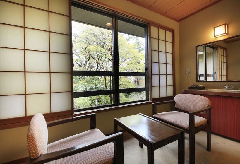 غرفة قياسية حمام مشترك, Yutorelo An