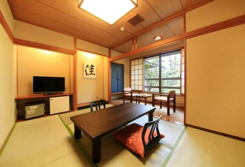 غرفة قياسية حمام مشترك, Yutorelo An