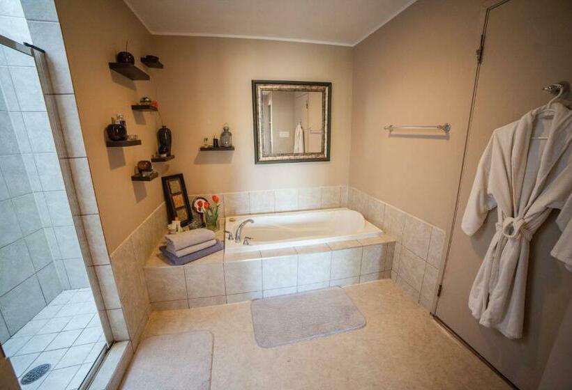 חדר דלוקס עם מיטת קינג, Tall Trees Bed & Breakfast